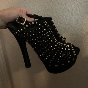 Spiked heel